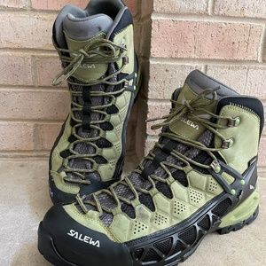 Mens Salewa Hiking Boots Size 13
